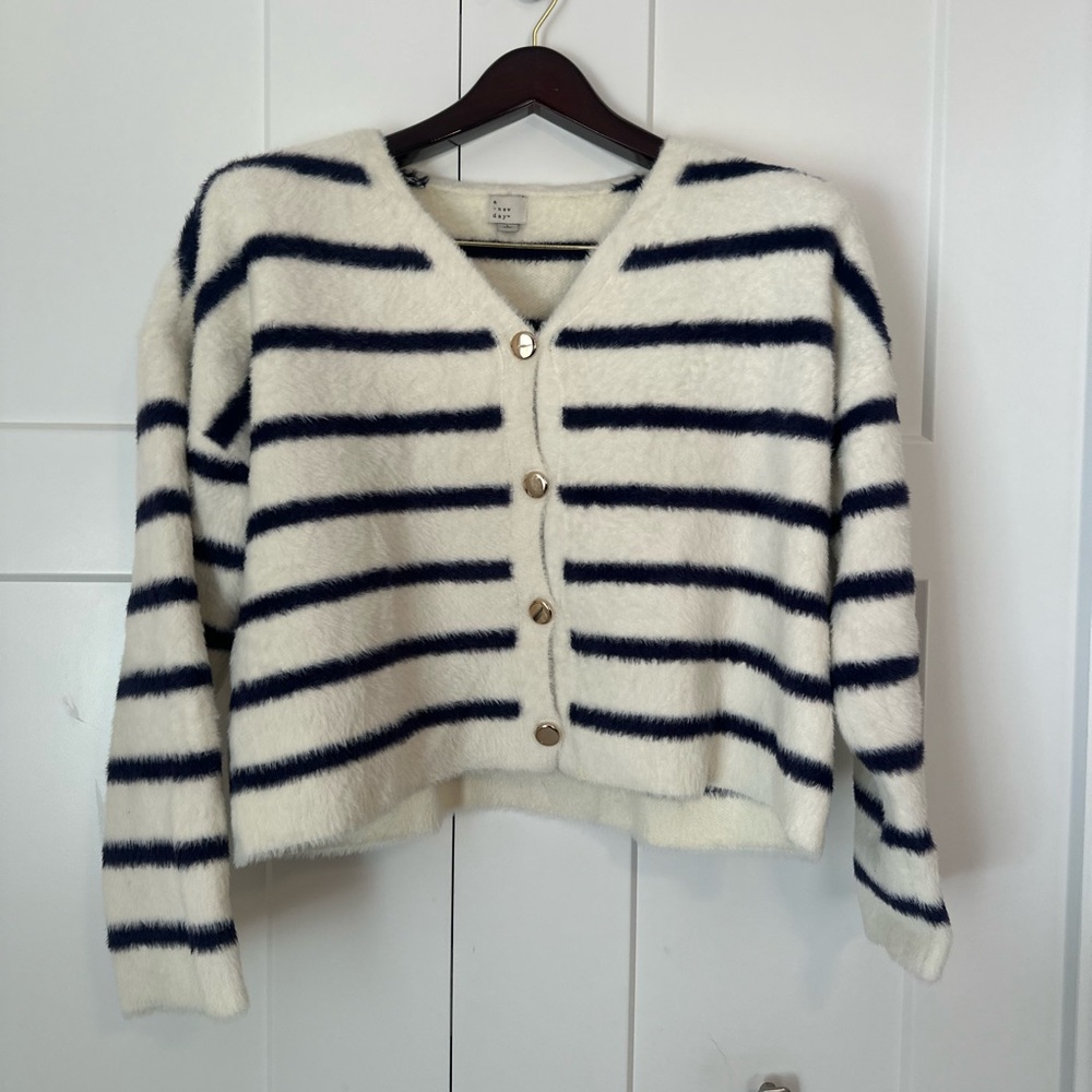 A New Day Striped V-Neck Fuzzy Button Front Sweater Cardigan - White & Navy‎ L